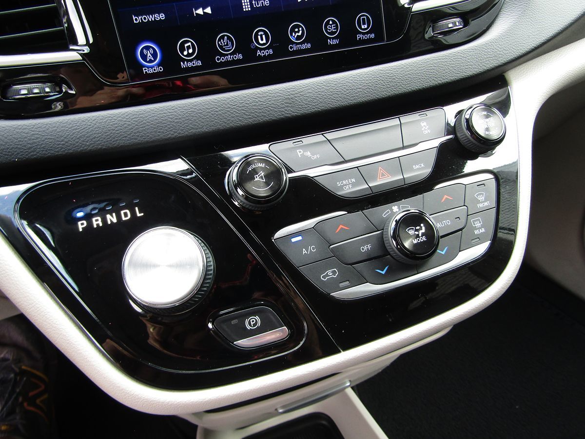 2017 Chrysler Pacifica Touring-L - Photo 19
