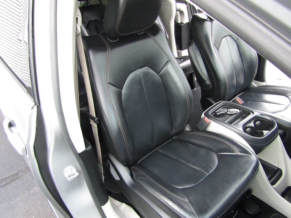 2017 Chrysler Pacifica Touring-L - Photo 31
