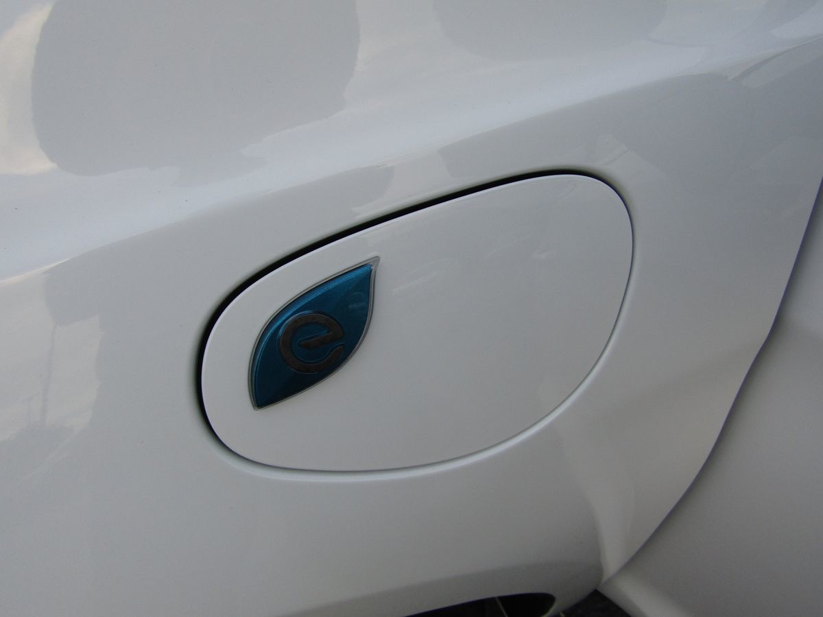 2017 Chrysler Pacifica Hybrid Touring Plus photo 28