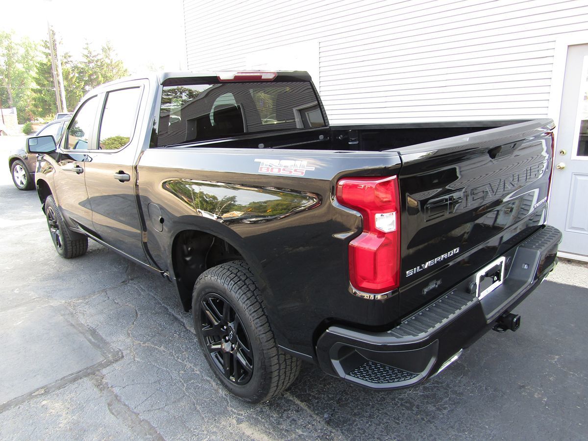 2021 Chevrolet Silverado 1500 Custom Trail Boss photo 3