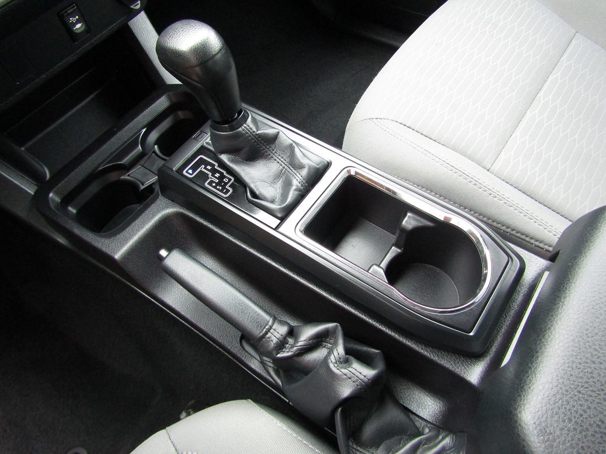 2016 Toyota Tacoma SR photo 16