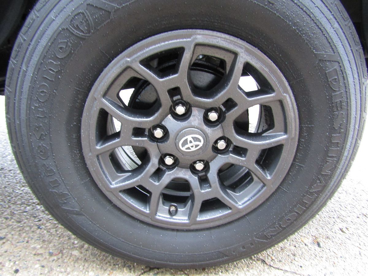 2016 Toyota Tacoma SR photo 29