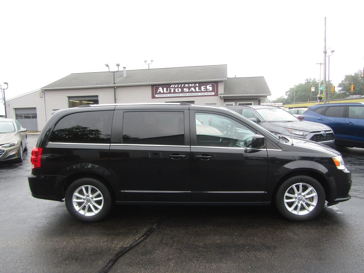 2018 Dodge Grand Caravan SXT photo 2