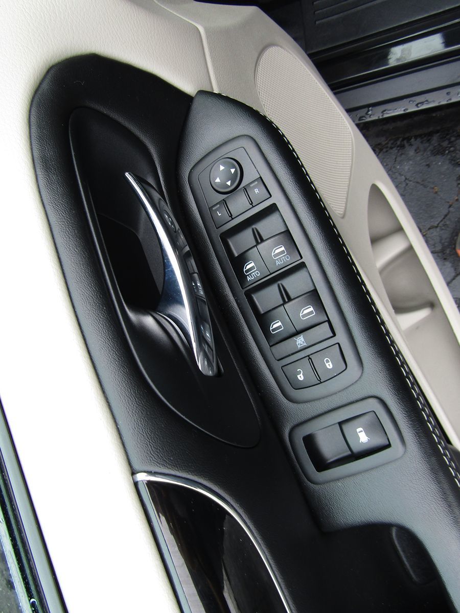 2018 Dodge Grand Caravan SXT photo 21