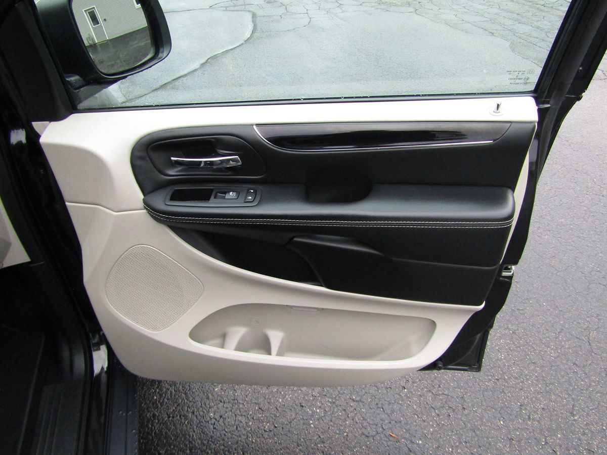 2018 Dodge Grand Caravan SXT photo 24