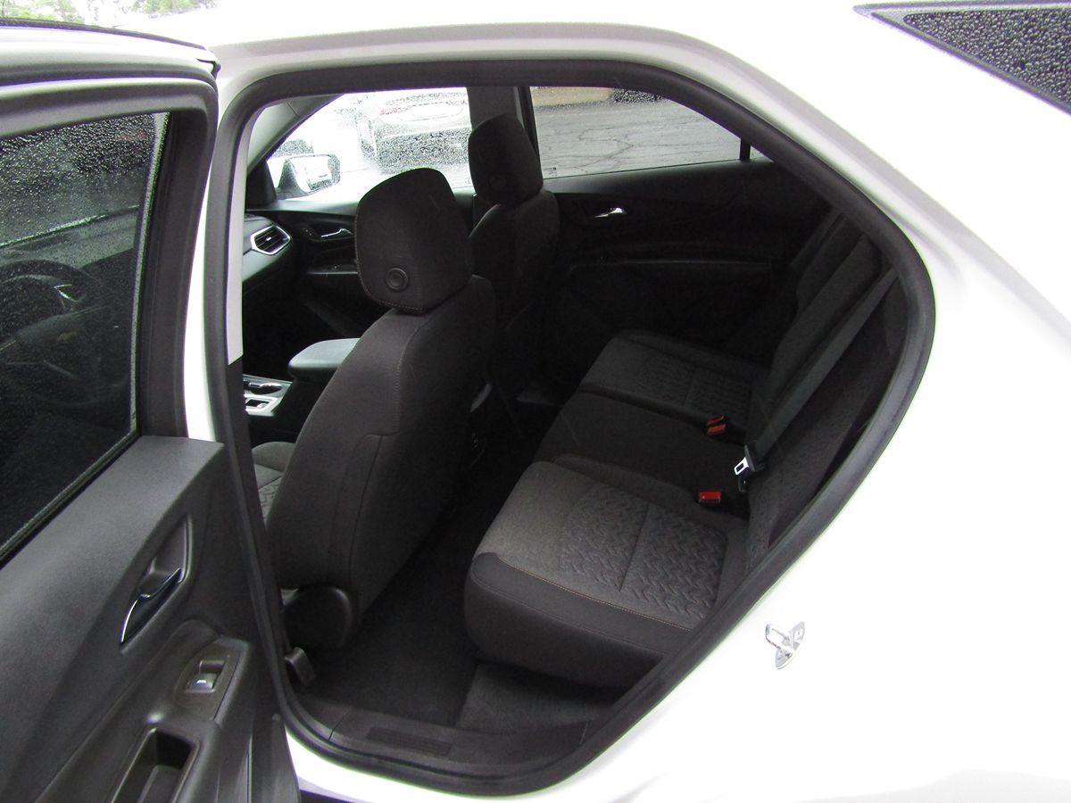 2023 Chevrolet Equinox LT photo 4