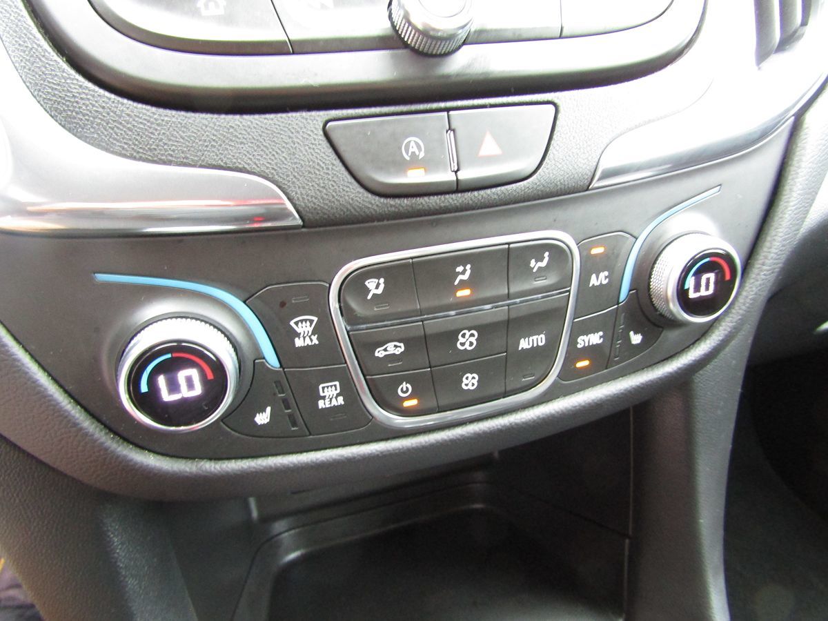 2023 Chevrolet Equinox LT photo 17