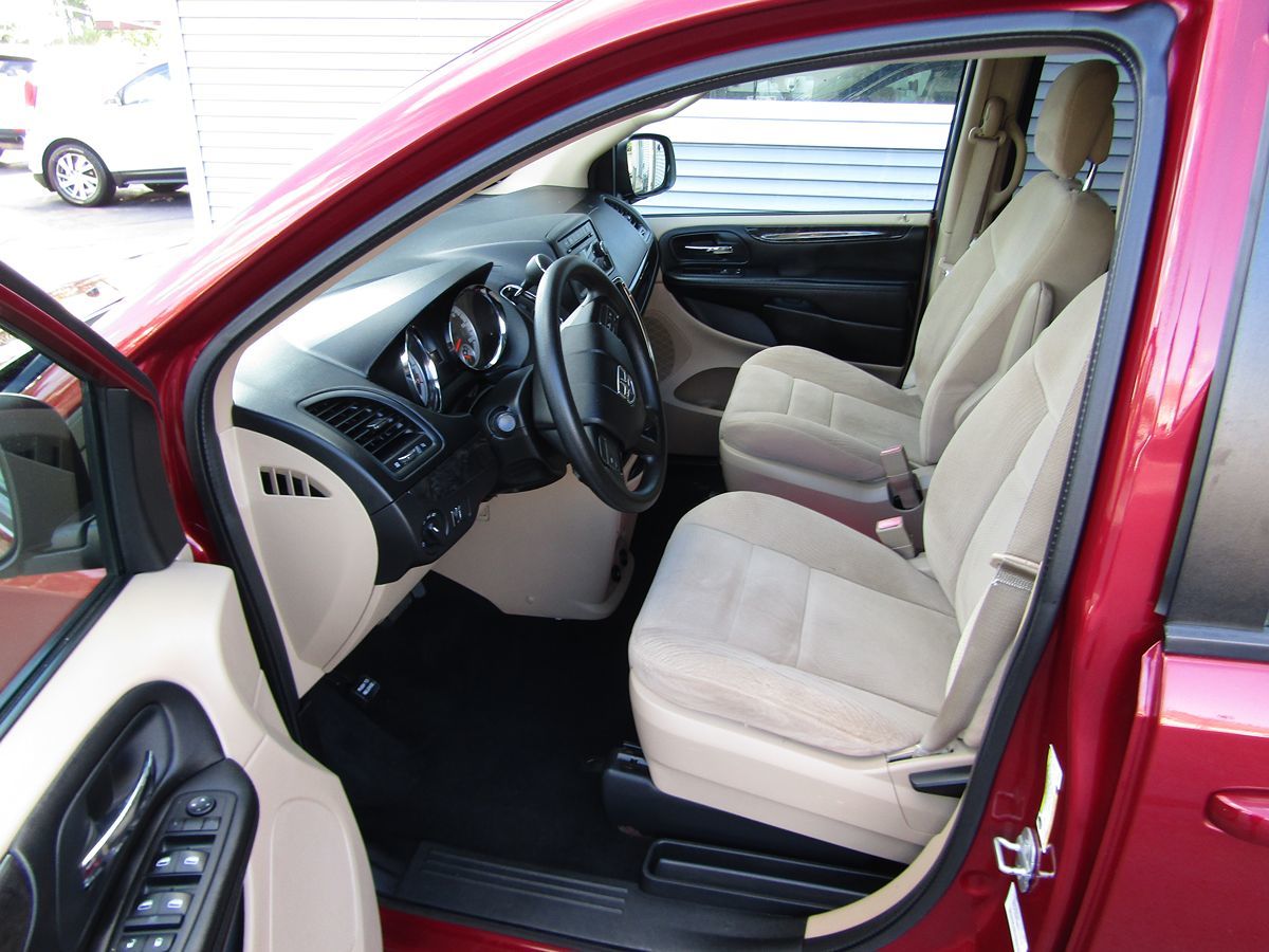 2014 Dodge Grand Caravan SE photo 4