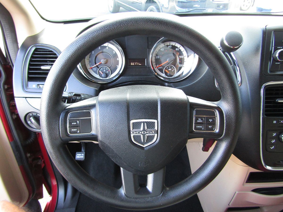 2014 Dodge Grand Caravan SE photo 5