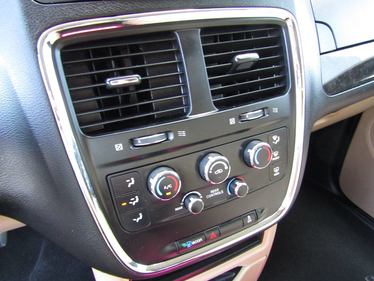 2014 Dodge Grand Caravan SE photo 12