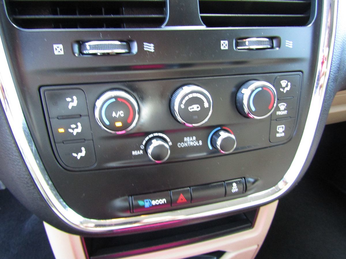 2014 Dodge Grand Caravan SE photo 13