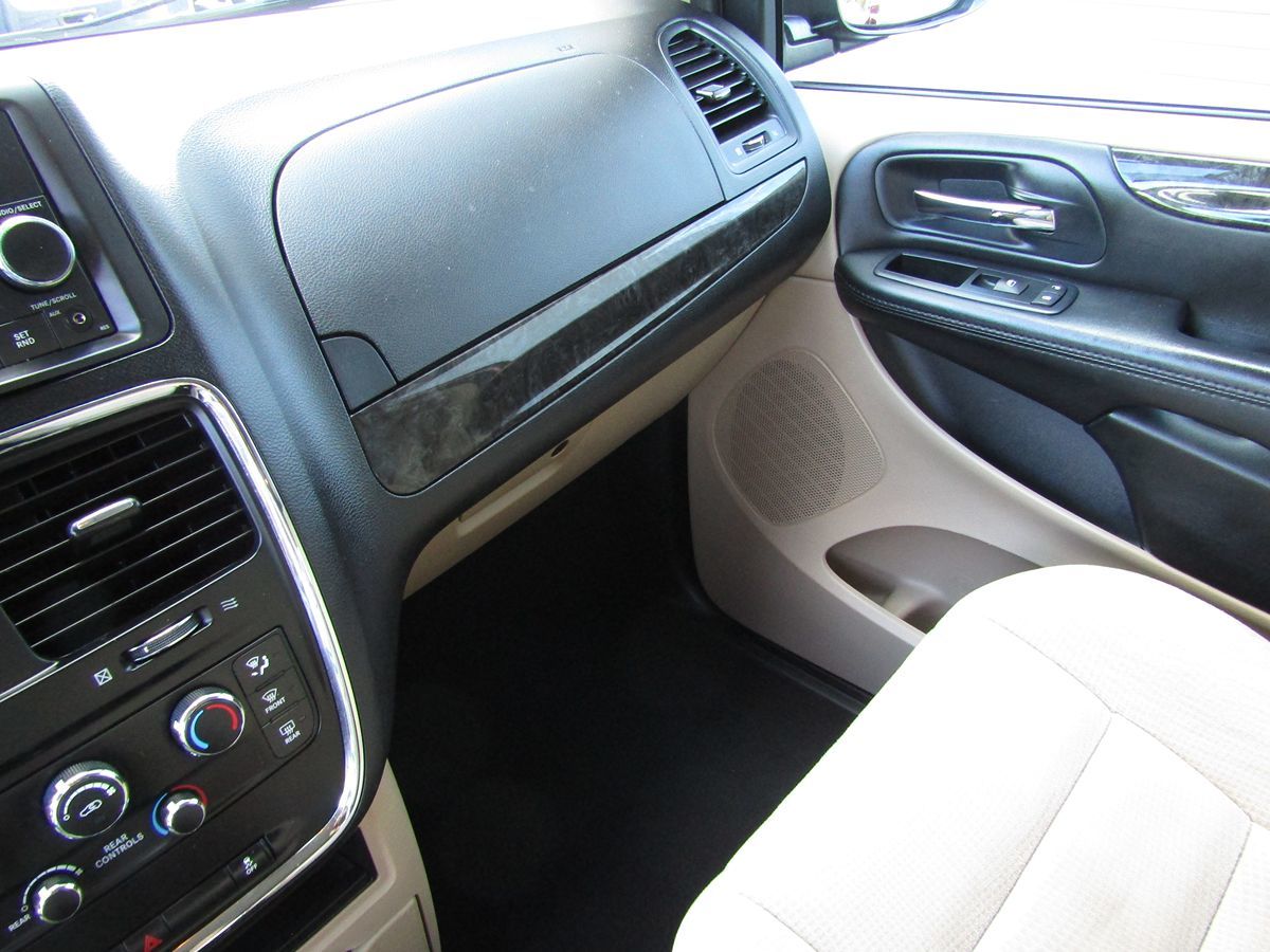 2014 Dodge Grand Caravan SE photo 16