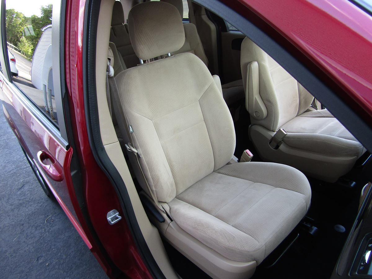 2014 Dodge Grand Caravan SE photo 22
