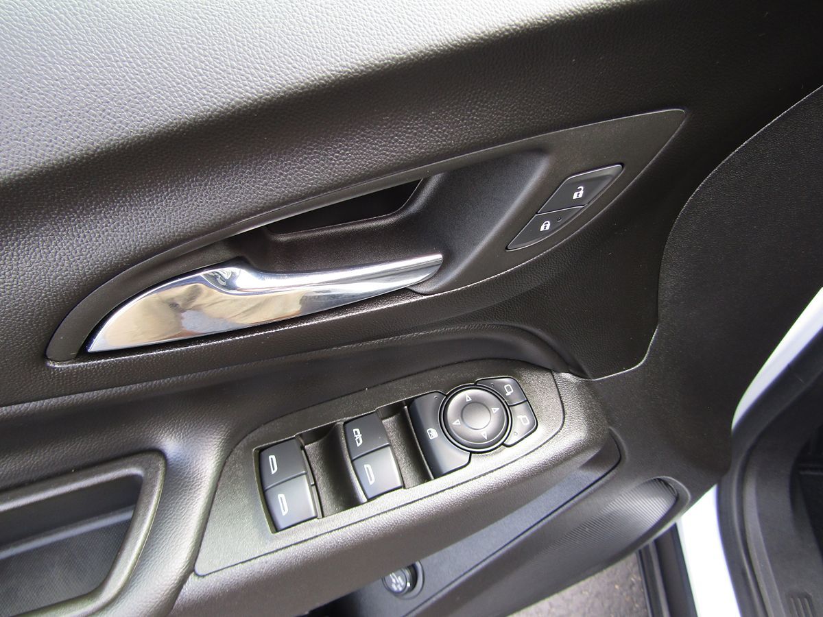 2023 Chevrolet Equinox LT photo 23