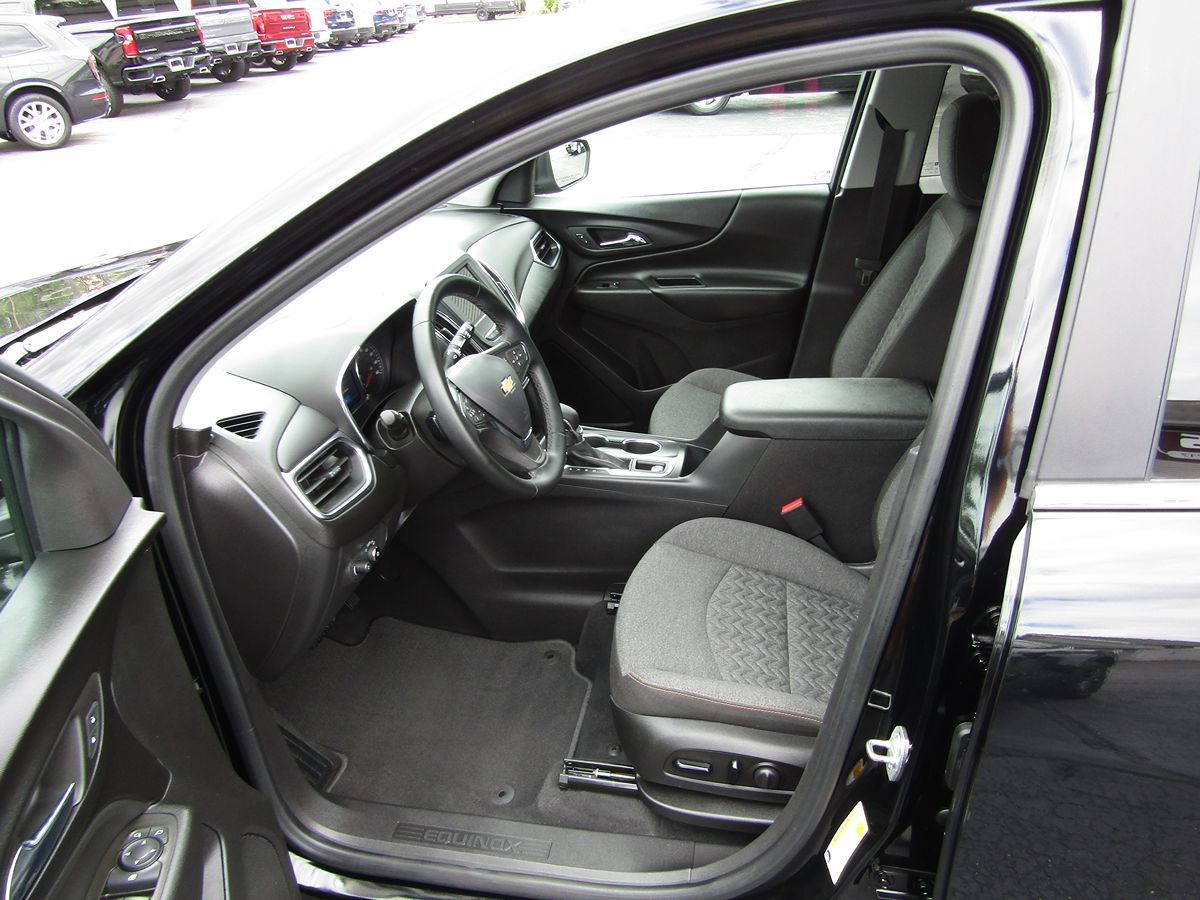 2023 Chevrolet Equinox LT photo 4