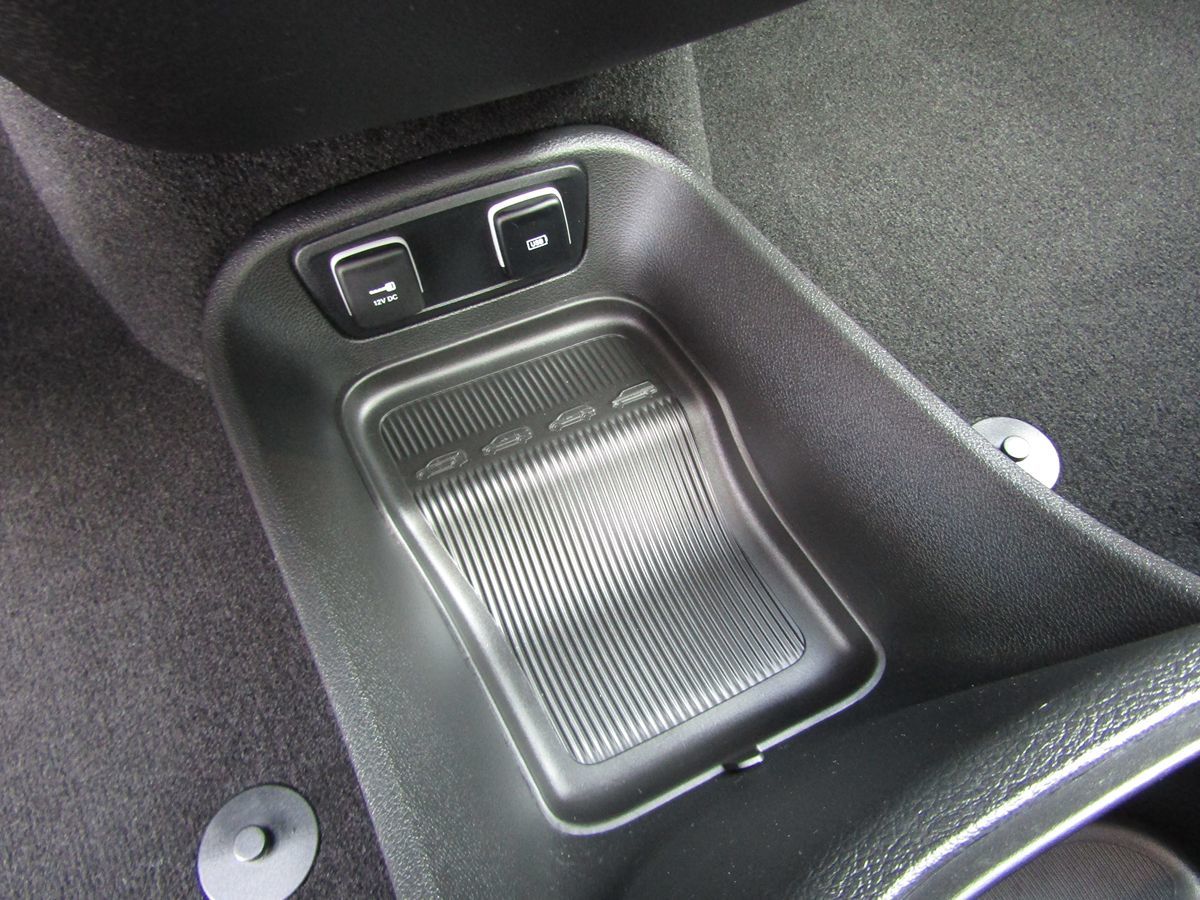 2020 Chrysler Pacifica Limited 35th Anniversary photo 23