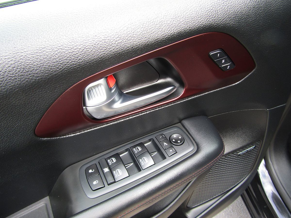 2020 Chrysler Pacifica Limited 35th Anniversary photo 26