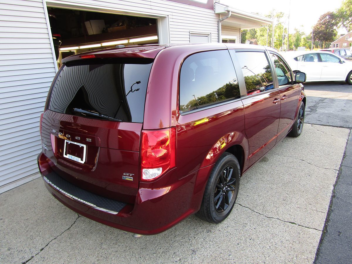 2019 Dodge Grand Caravan GT photo 2