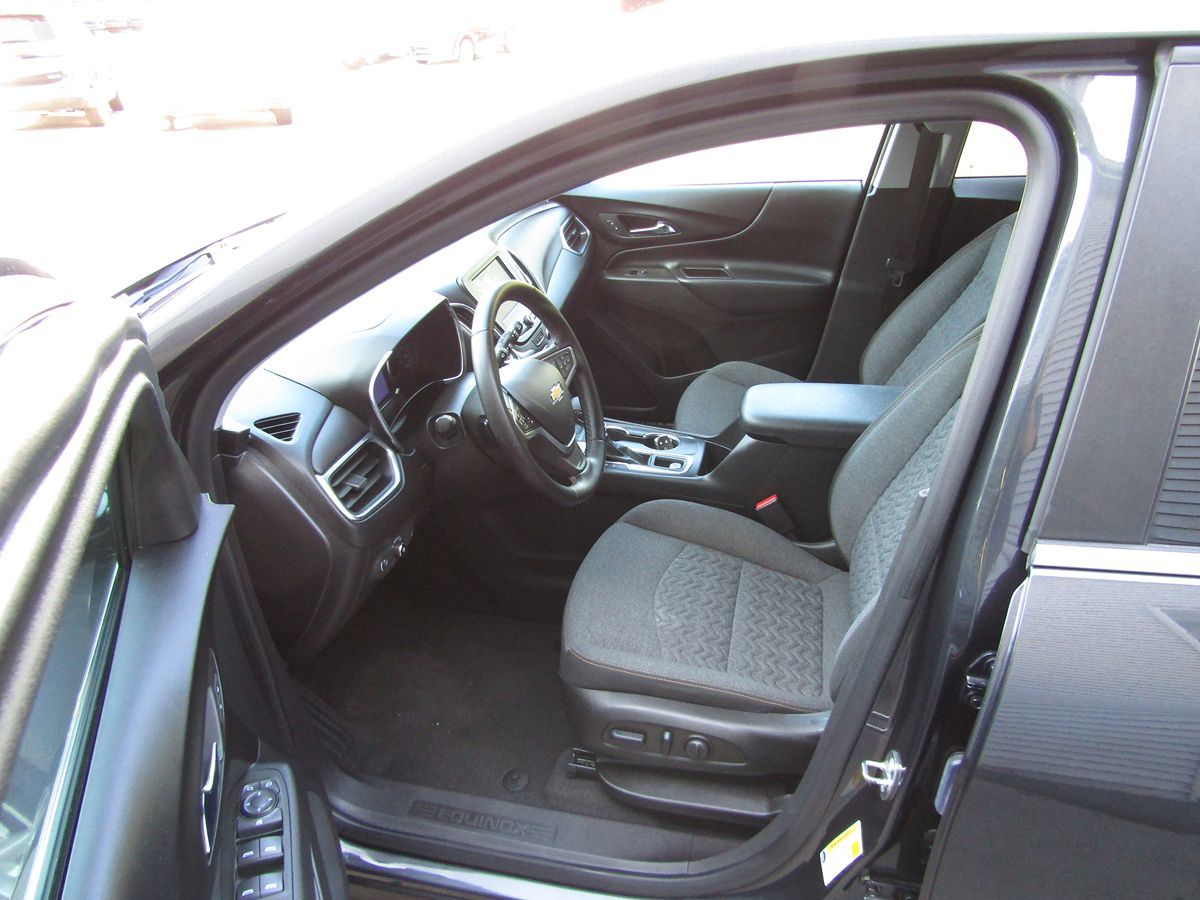 2023 Chevrolet Equinox LT photo 4