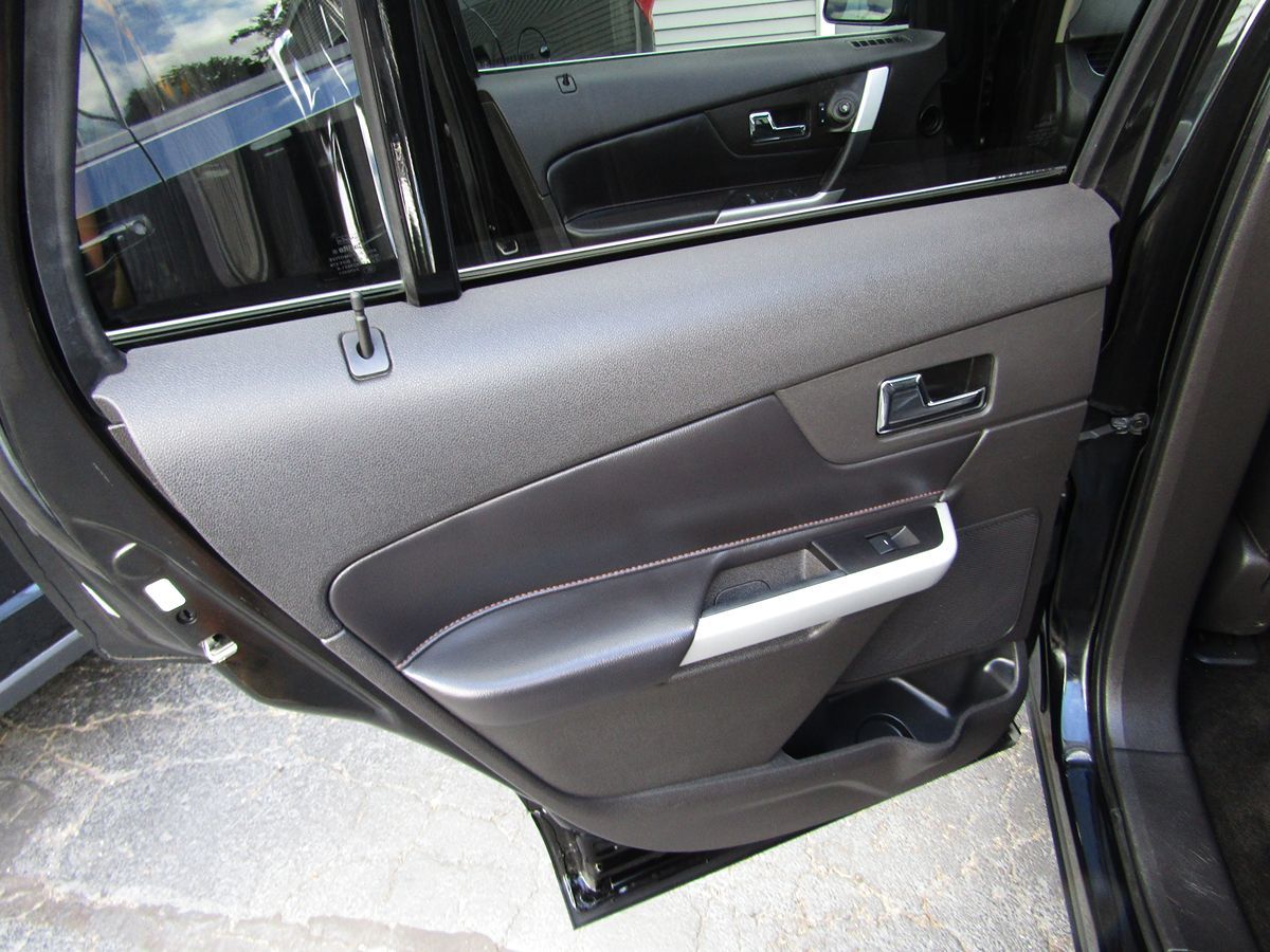 2013 Ford Edge Limited photo 22