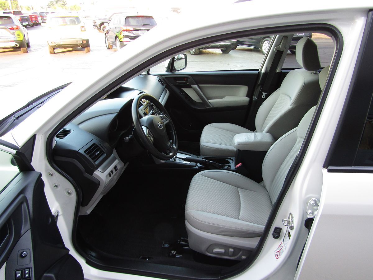 2014 Subaru Forester 2.5i Premium photo 4