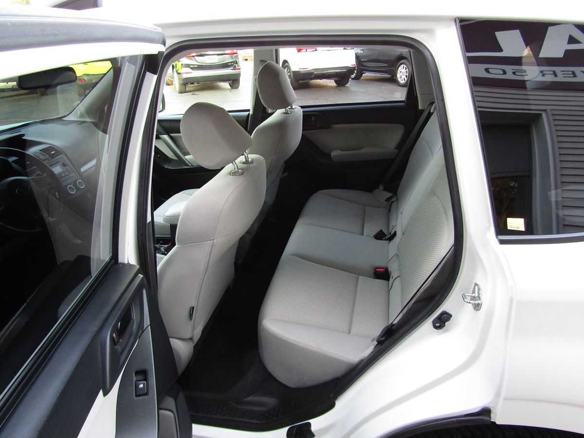 2014 Subaru Forester 2.5i Premium photo 5