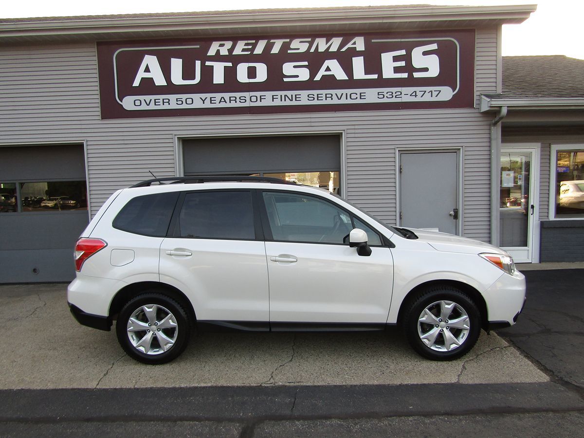 2014 Subaru Forester 2.5i Premium photo 2