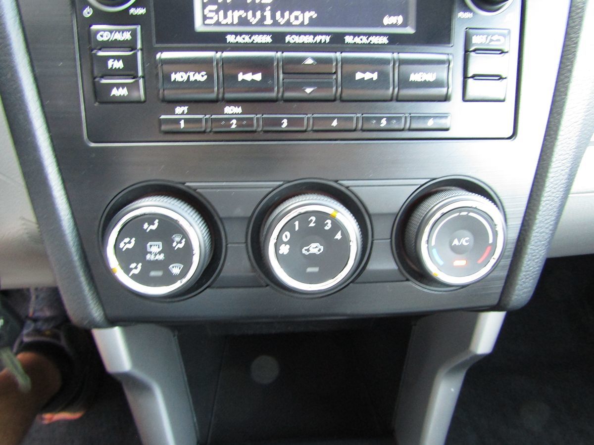 2014 Subaru Forester 2.5i Premium photo 16