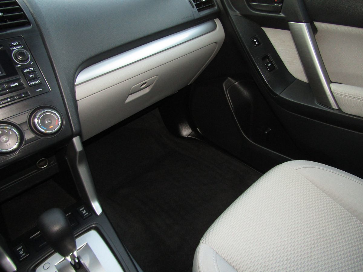 2014 Subaru Forester 2.5i Premium photo 22