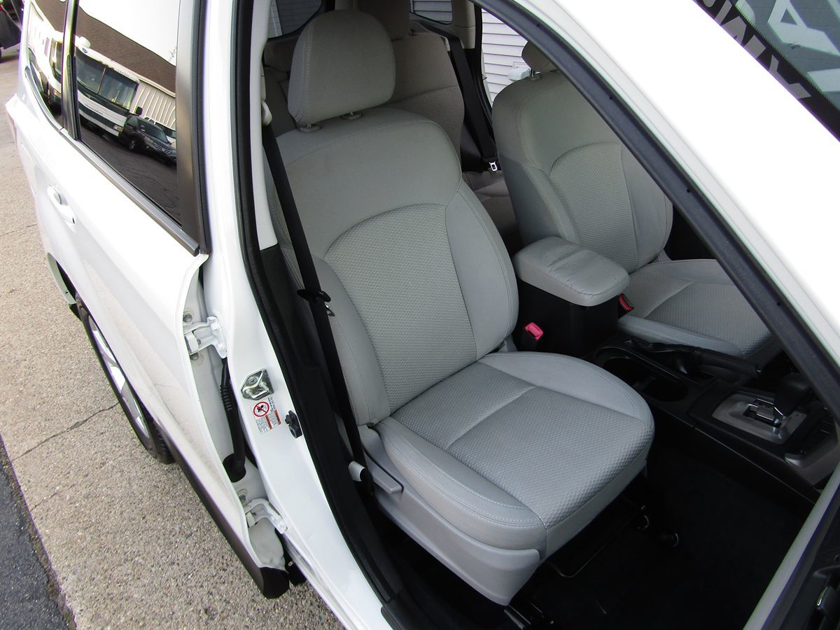 2014 Subaru Forester 2.5i Premium photo 28