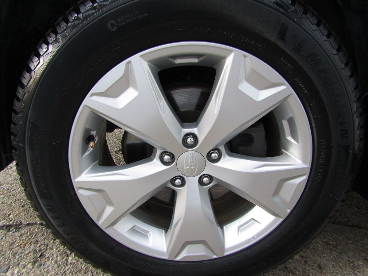 2014 Subaru Forester 2.5i Premium photo 33