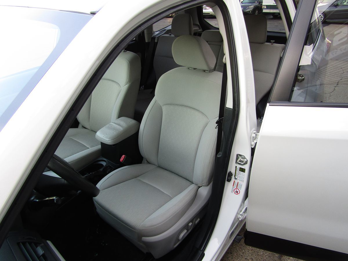 2014 Subaru Forester 2.5i Premium photo 27