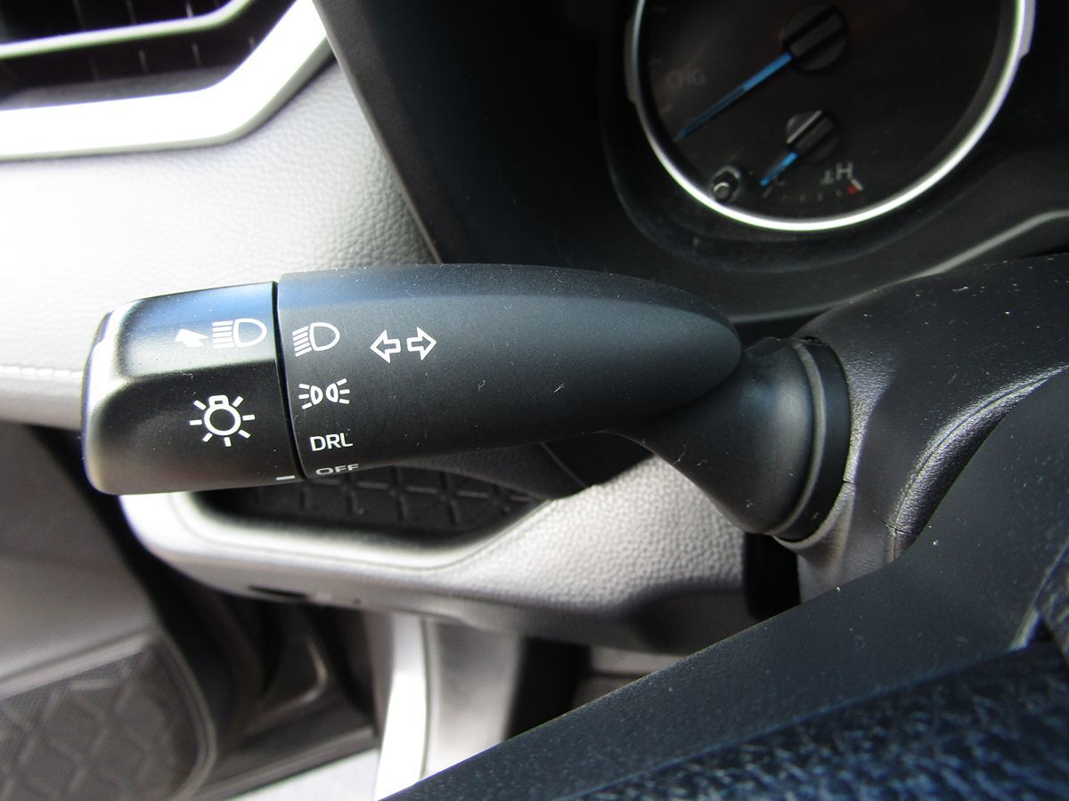 2022 Toyota RAV4 Hybrid LE photo 9