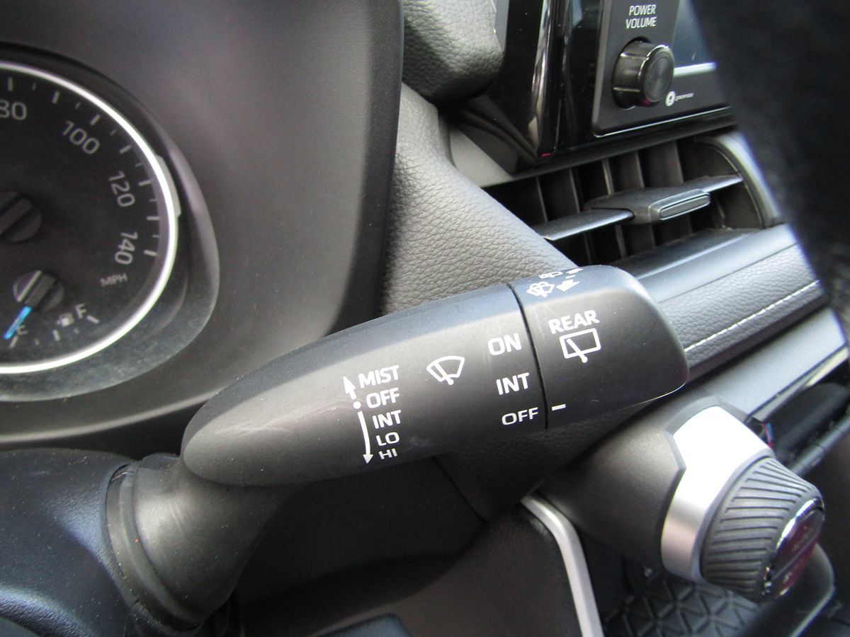 2022 Toyota RAV4 Hybrid LE photo 10