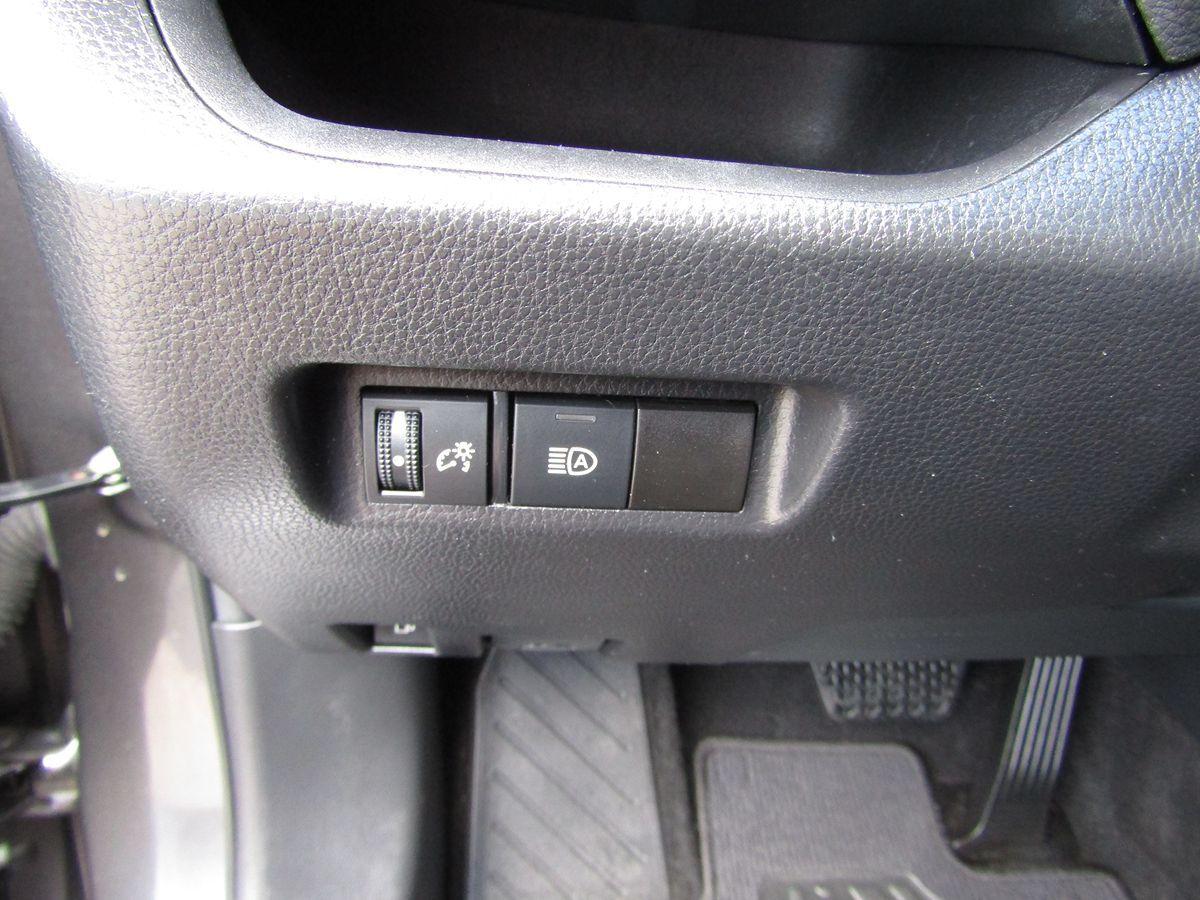 2022 Toyota RAV4 Hybrid LE photo 11