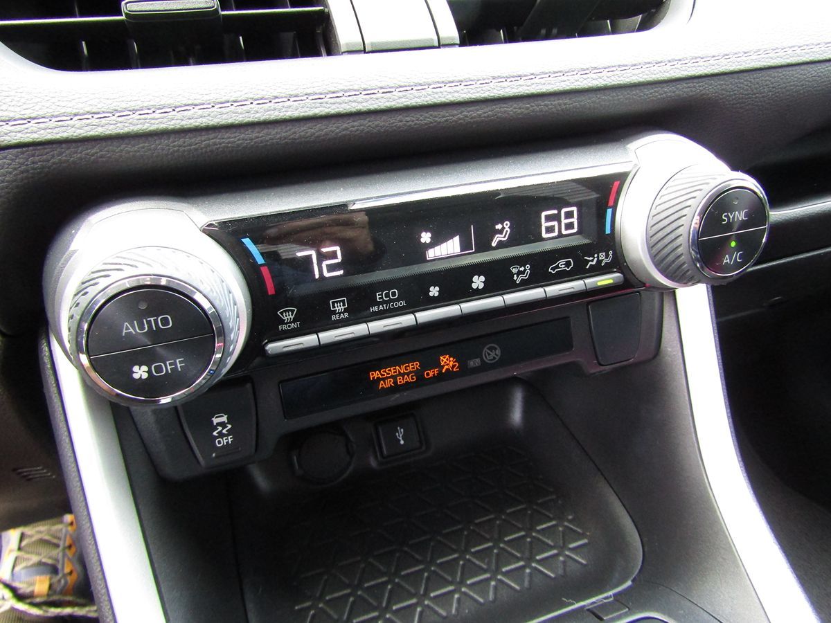 2022 Toyota RAV4 Hybrid LE photo 15