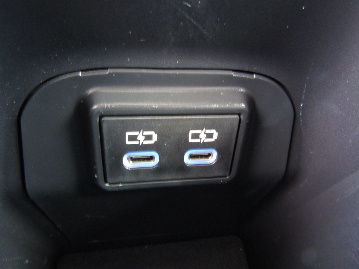 2022 Toyota RAV4 Hybrid LE photo 19