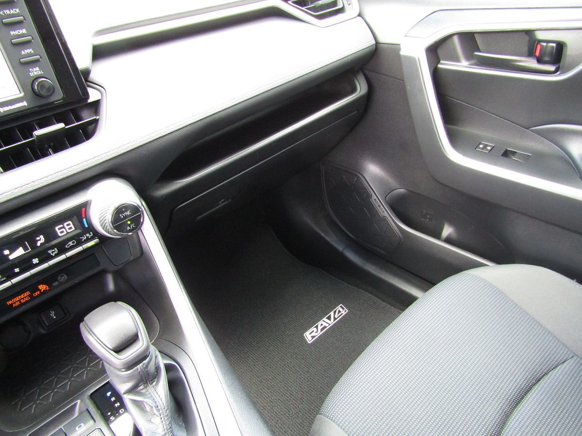 2022 Toyota RAV4 Hybrid LE photo 20