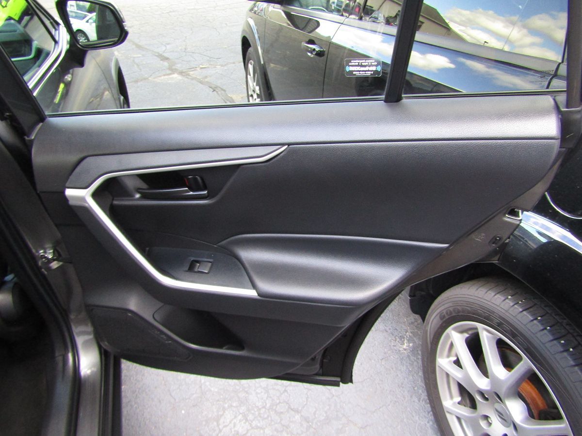 2022 Toyota RAV4 Hybrid LE photo 24