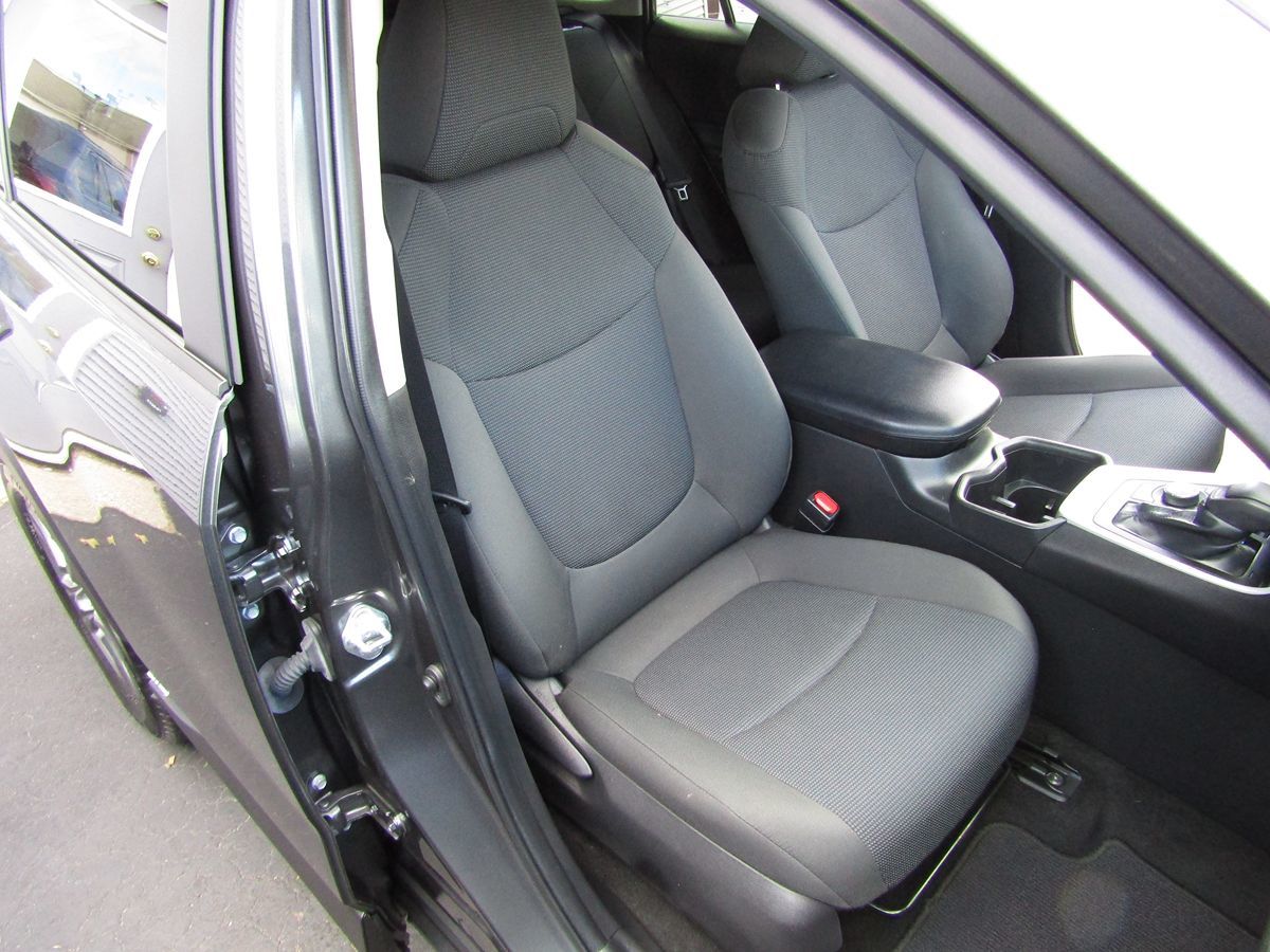 2022 Toyota RAV4 Hybrid LE photo 27