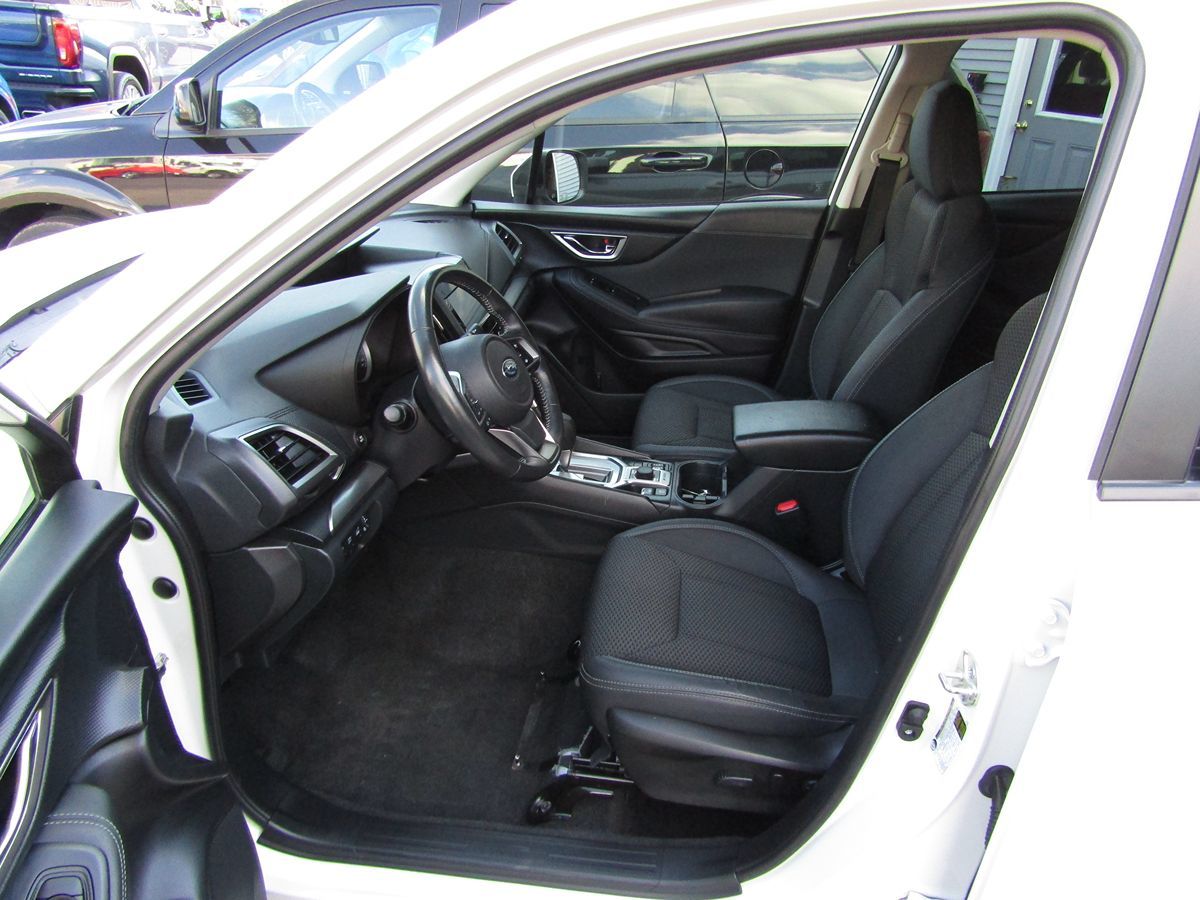 2022 Subaru Forester Premium photo 4