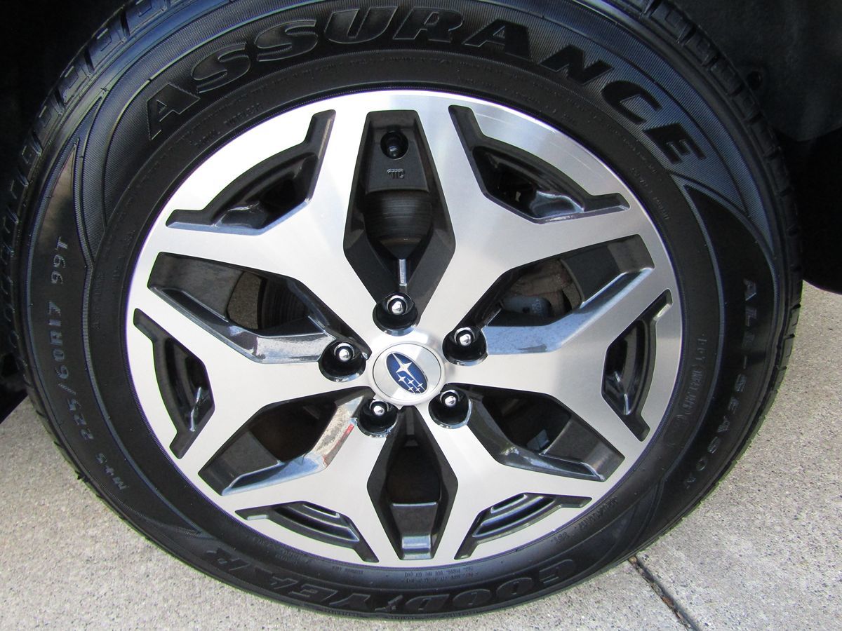 2022 Subaru Forester Premium photo 33