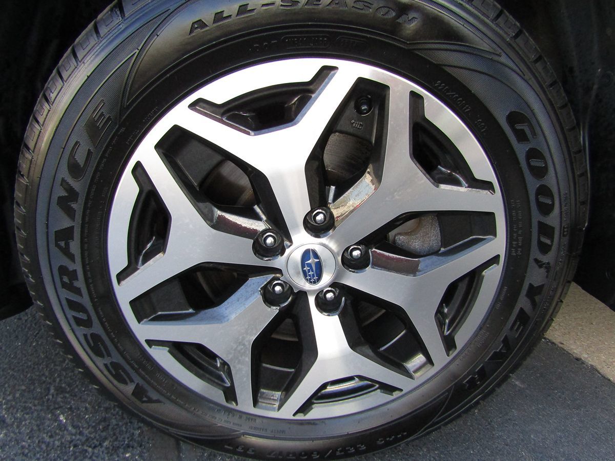 2022 Subaru Forester Premium photo 35
