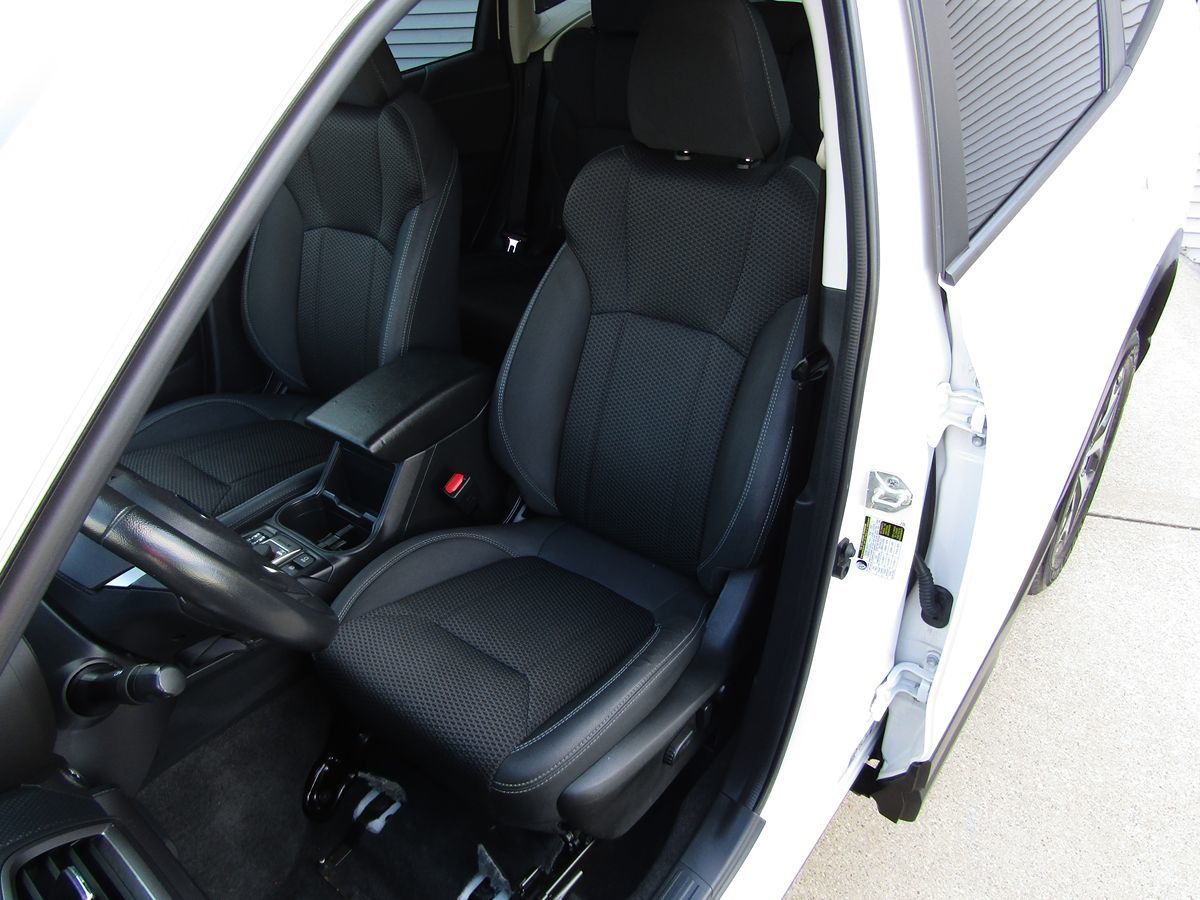 2022 Subaru Forester Premium photo 27