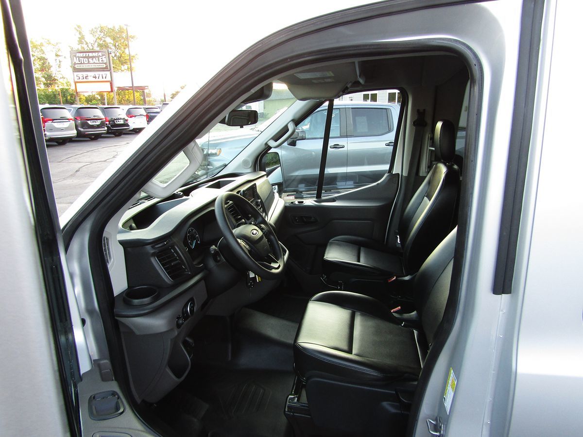 2020 Ford Transit Passenger XL photo 4