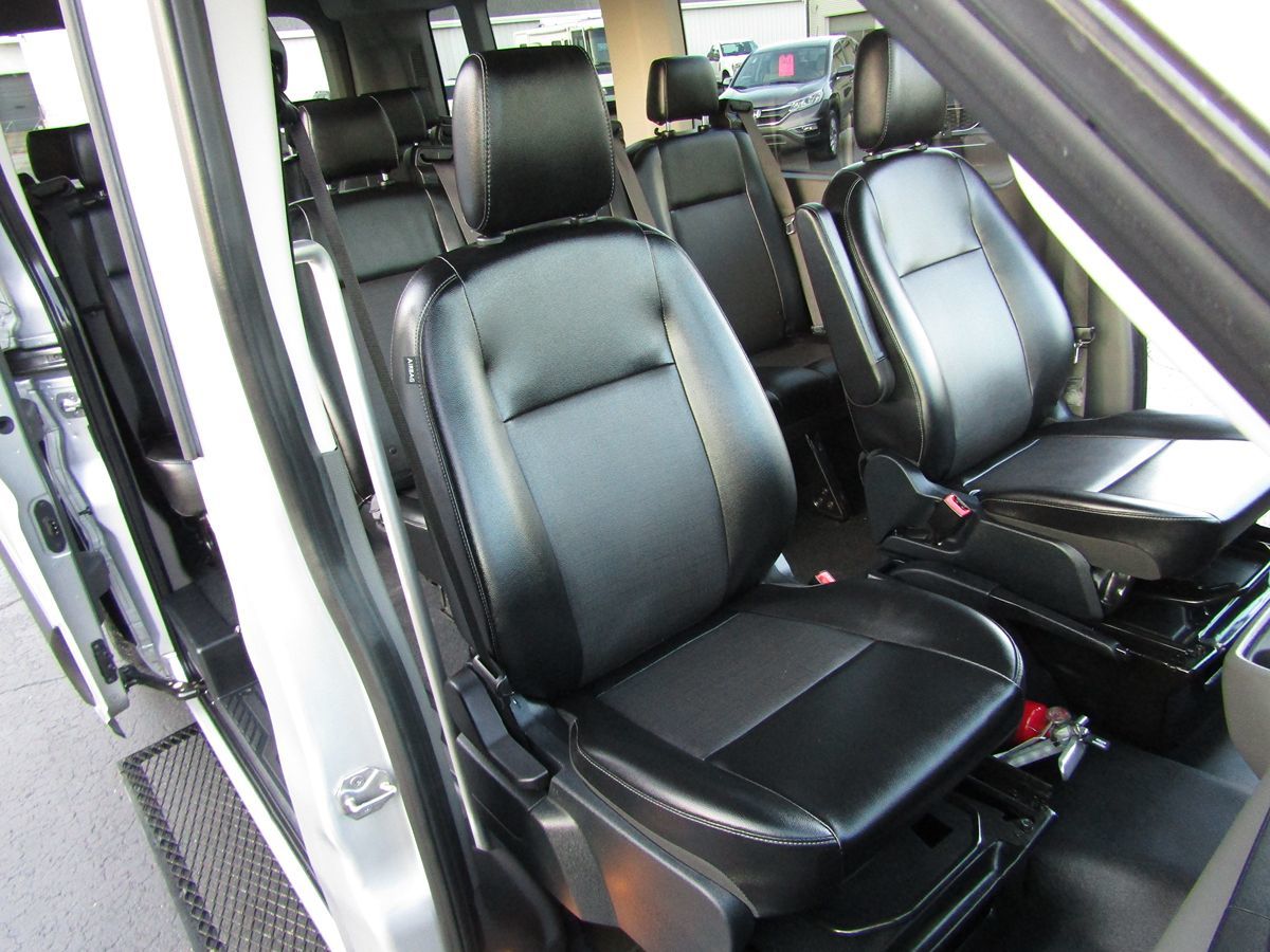 2020 Ford Transit Passenger XL photo 28