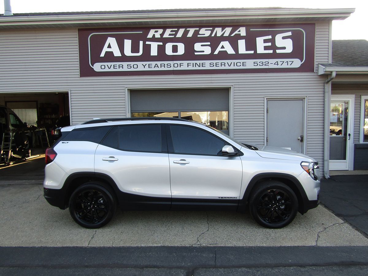 2022 Gmc Terrain SLT photo 2