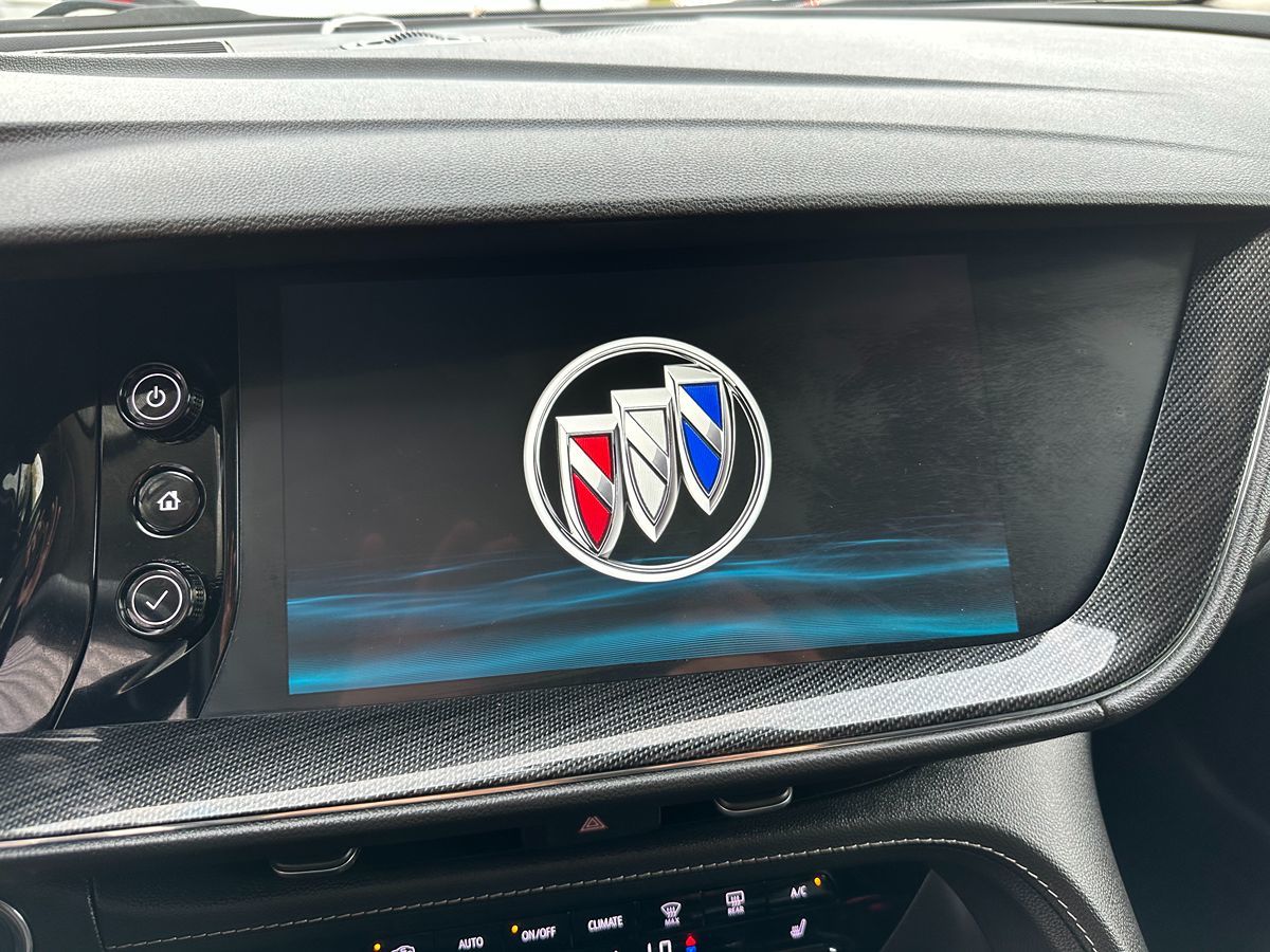 2023 Buick Envision Essence photo 9