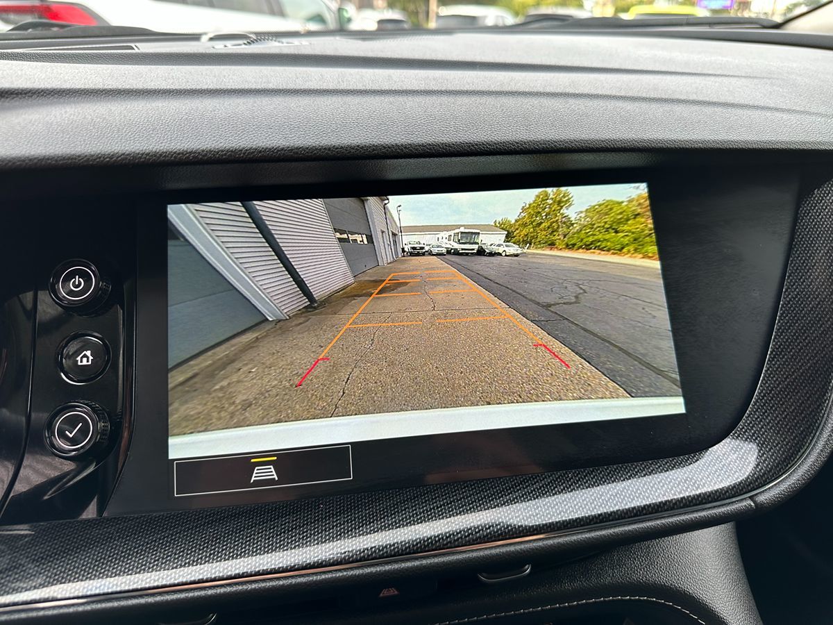 2023 Buick Envision Essence photo 12