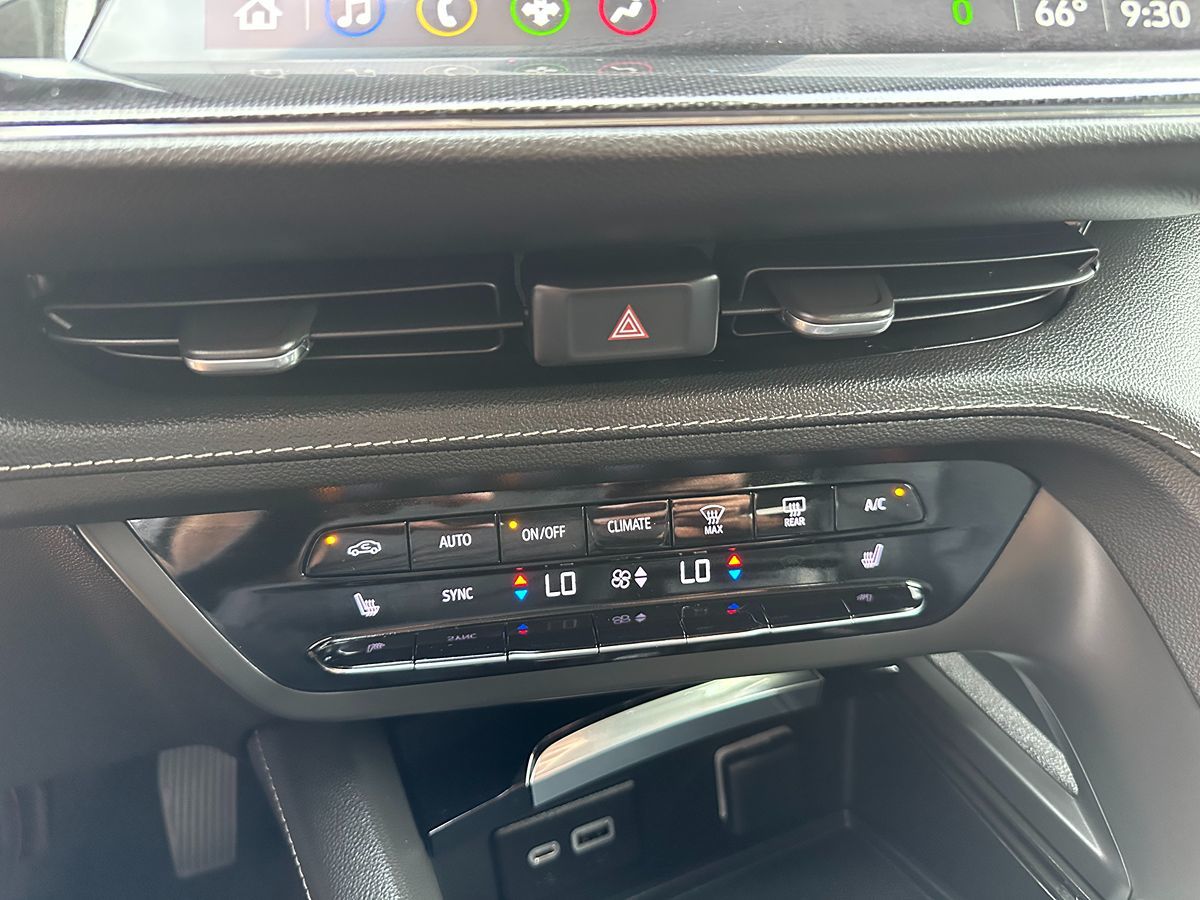2023 Buick Envision Essence photo 13